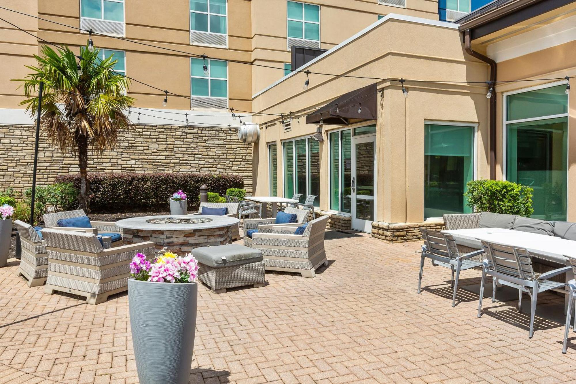 Hilton Garden Inn Atlanta Airport North College Park Exterior foto